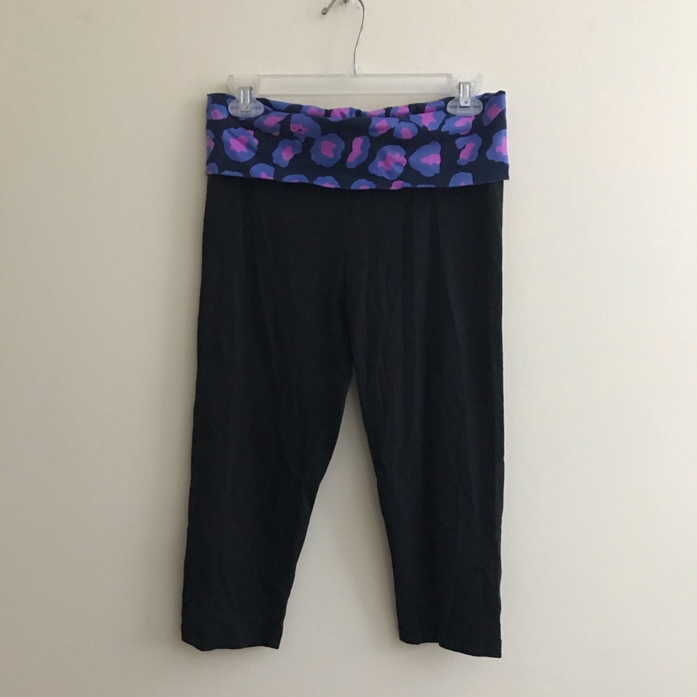 Pink (Victoria’s Secret) capri yoga pant